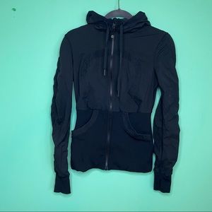 Lululemon All black stretchy size 8 hoodies jacket with pockets
